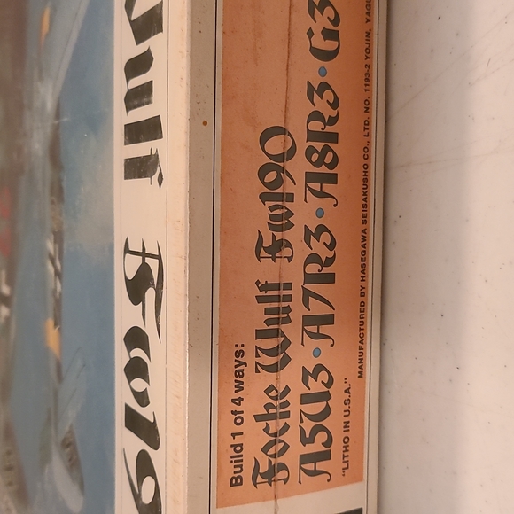 Hasegawa- Focke Wulf Fw190 German Fighter - Picture 13 of 14